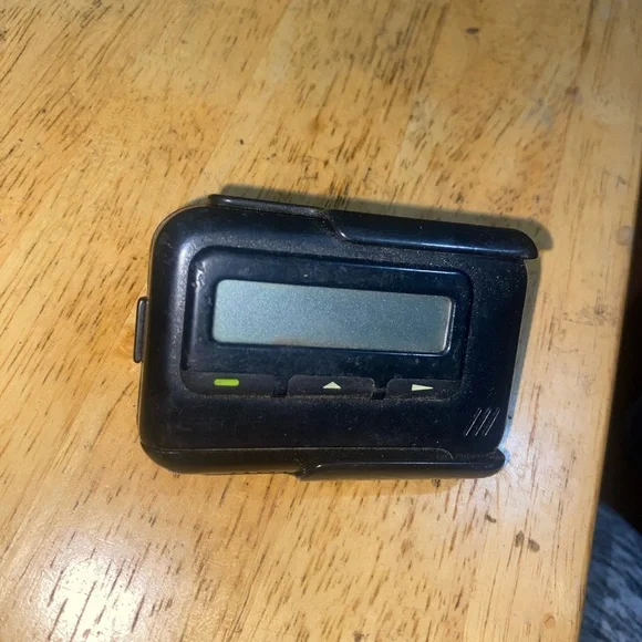 Vintage Pager with Clip - Picture 2 of 4